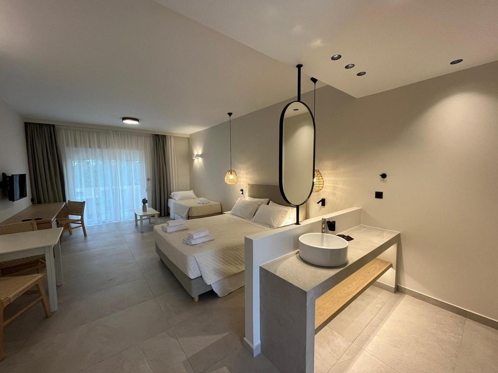 פליאוחורה Mediterranean Sea Top Floor מראה חיצוני תמונה