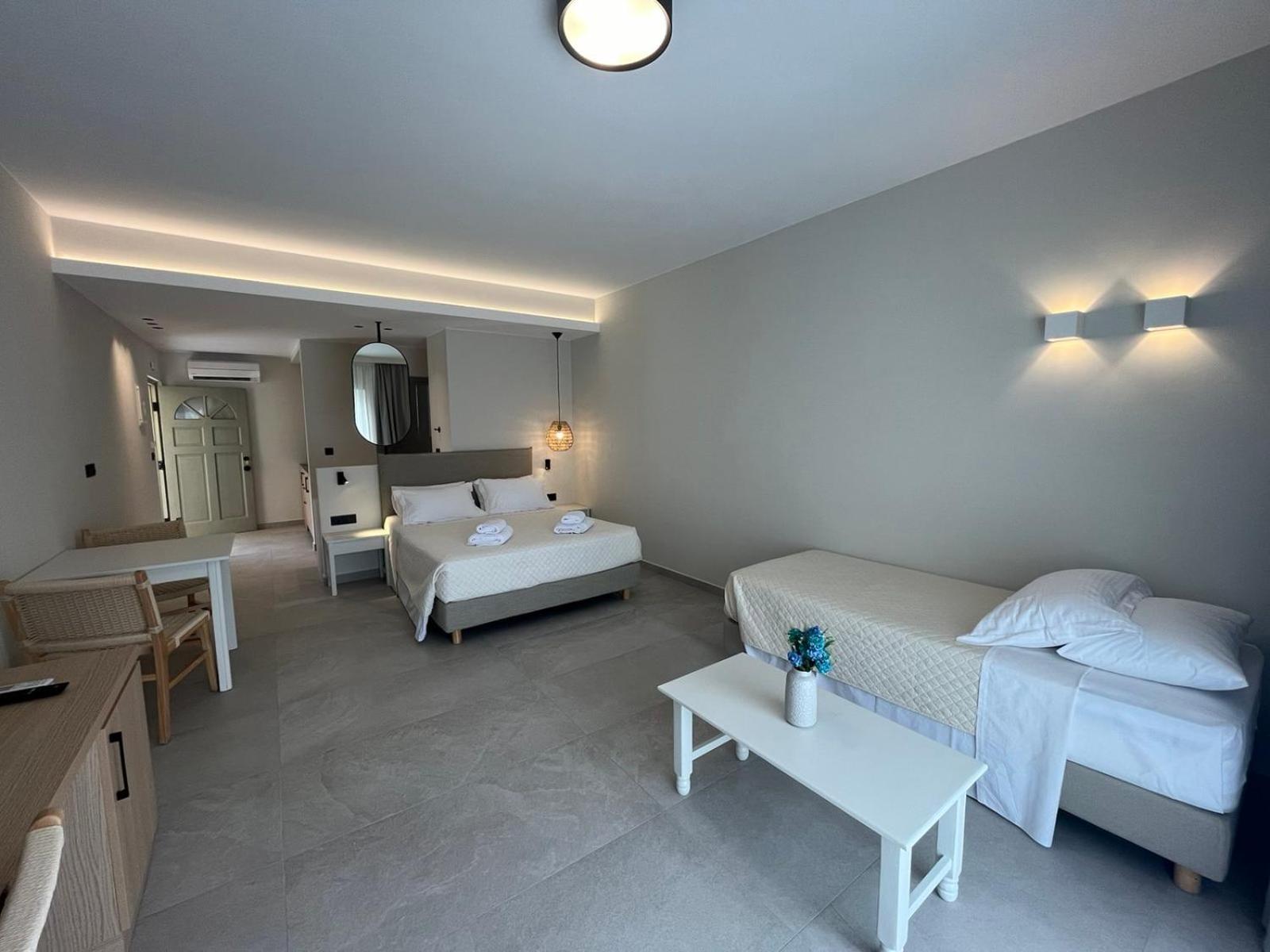פליאוחורה Mediterranean Sea Top Floor מראה חיצוני תמונה