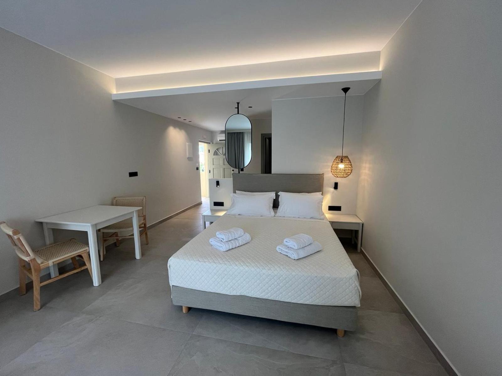 פליאוחורה Mediterranean Sea Top Floor מראה חיצוני תמונה